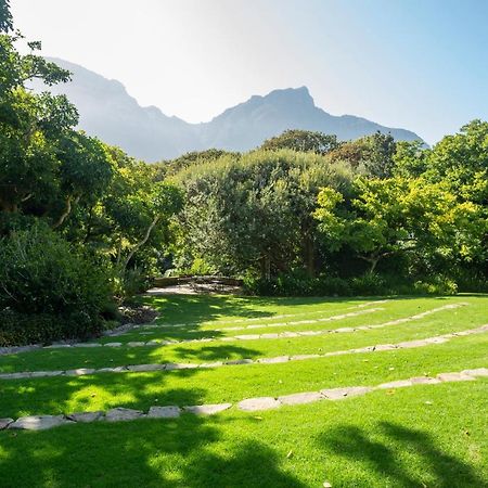 Vineyard Hotel Cape Town Bagian luar foto
