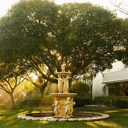 Vineyard Hotel Cape Town Bagian luar foto