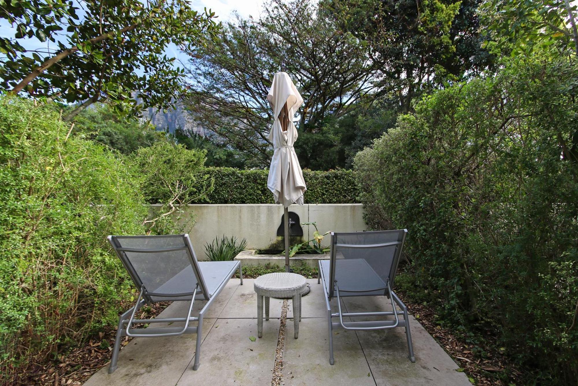 Vineyard Hotel Cape Town Bagian luar foto